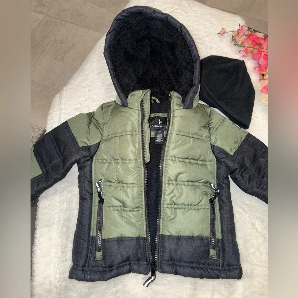 NWT London Fog Boys Green and Black Puffer Jacket with Hat Size 2T
